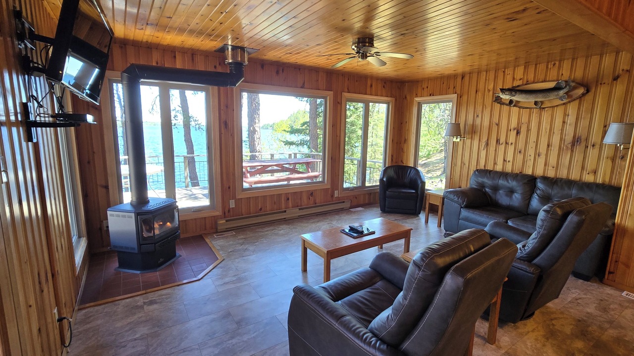 Photo of Livingroom in Sioux Narrows Nestor Falls
