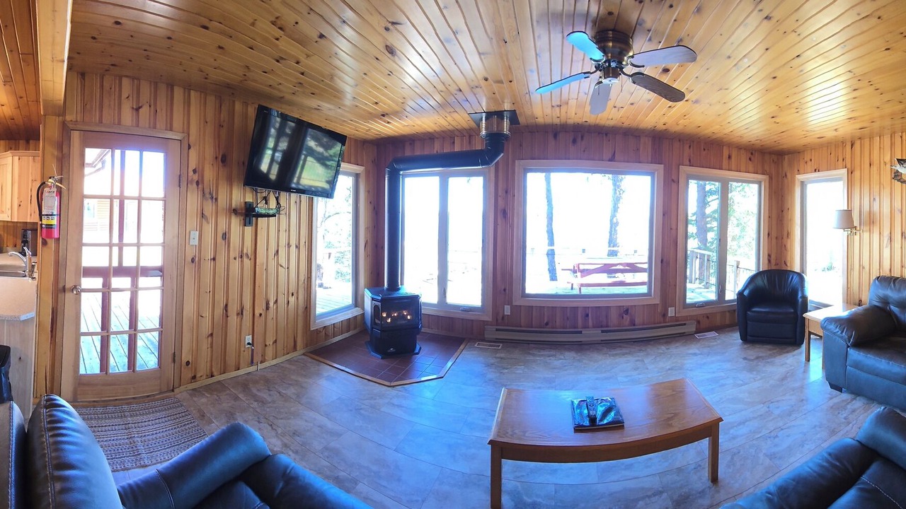 Photo of Livingroom in Sioux Narrows Nestor Falls