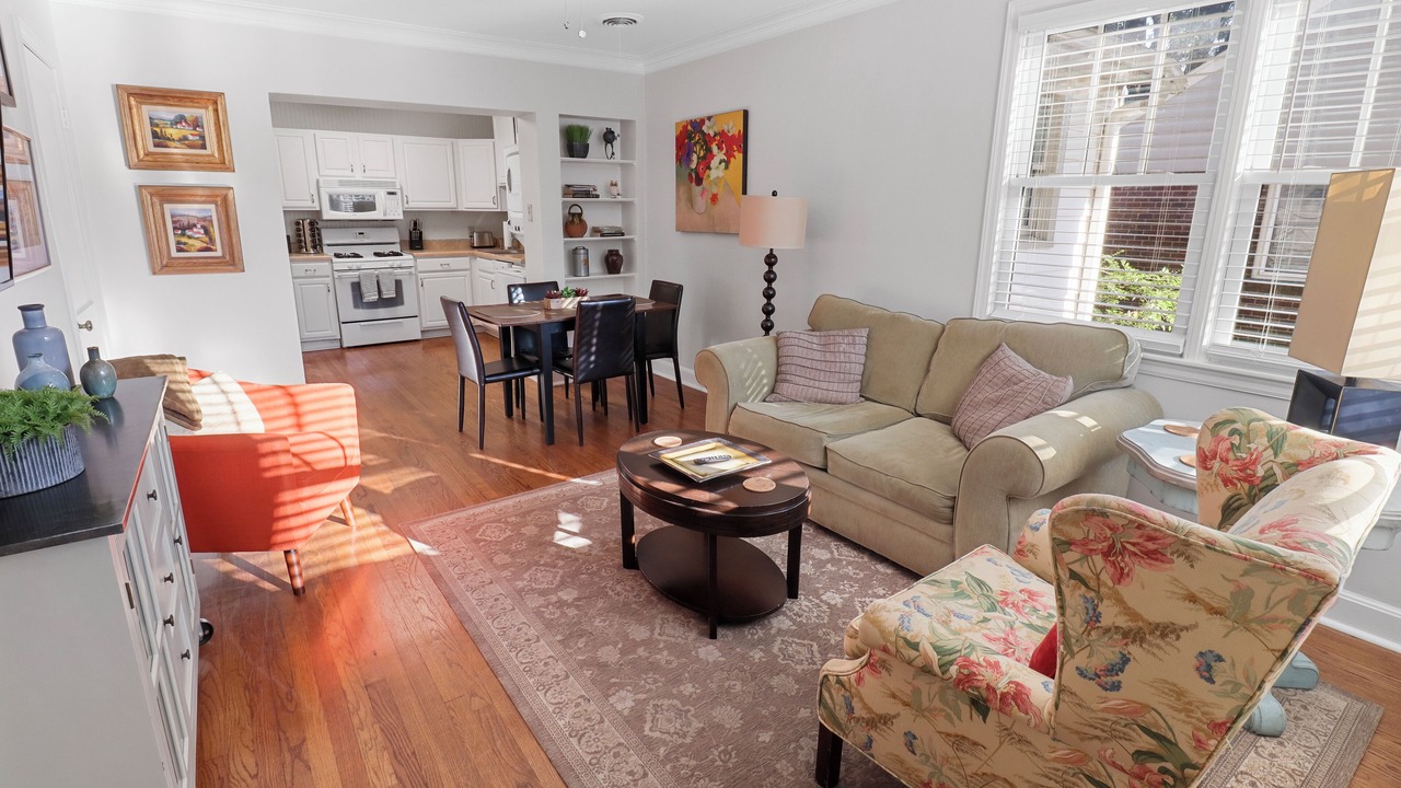Photo of Livingroom in University District