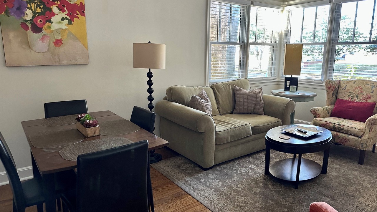 Photo of Livingroom in University District