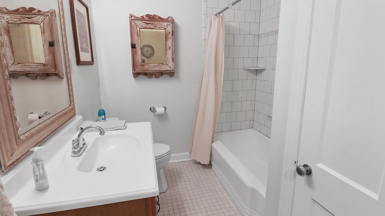 Photo of Bathroom in University District