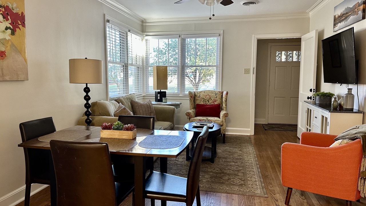Photo of Livingroom in University District
