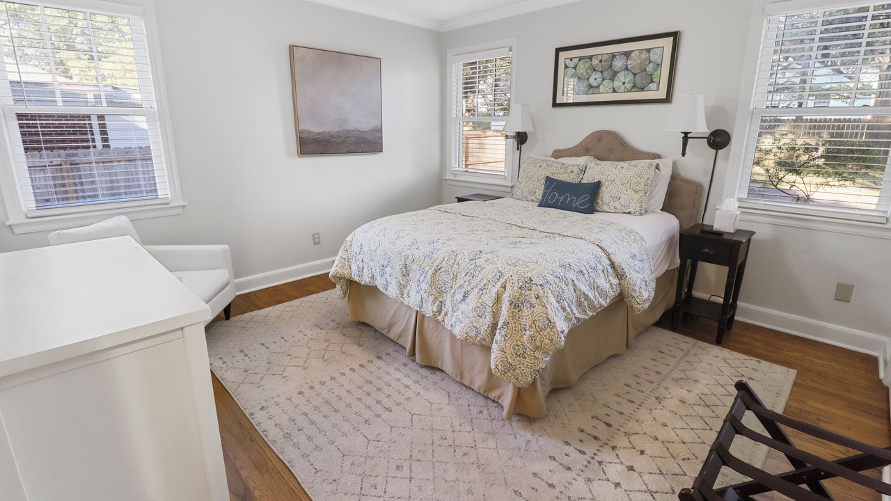 Photo of Bedroom in University District
