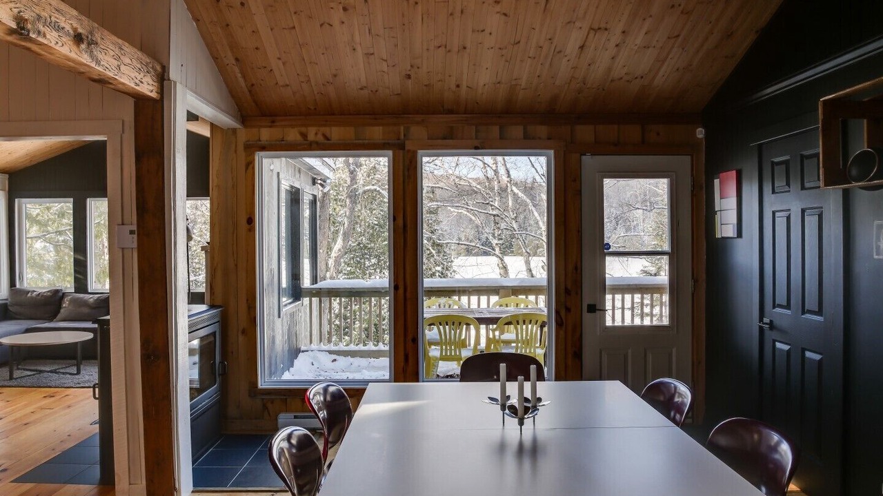 Photo of Livingroom in Amherst