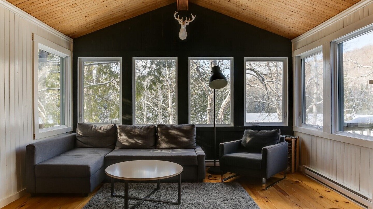 Photo of Livingroom in Amherst