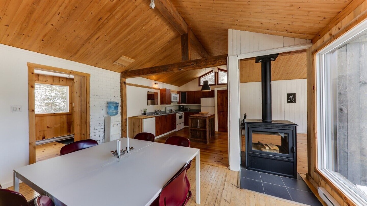 Photo of Livingroom in Amherst