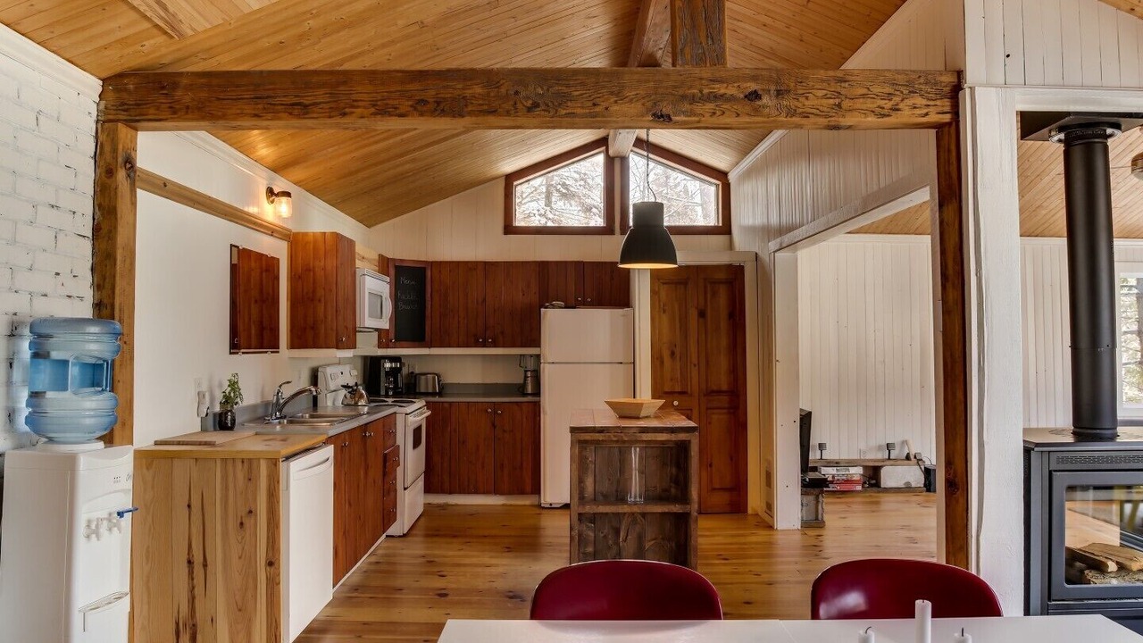 Photo of Livingroom in Amherst