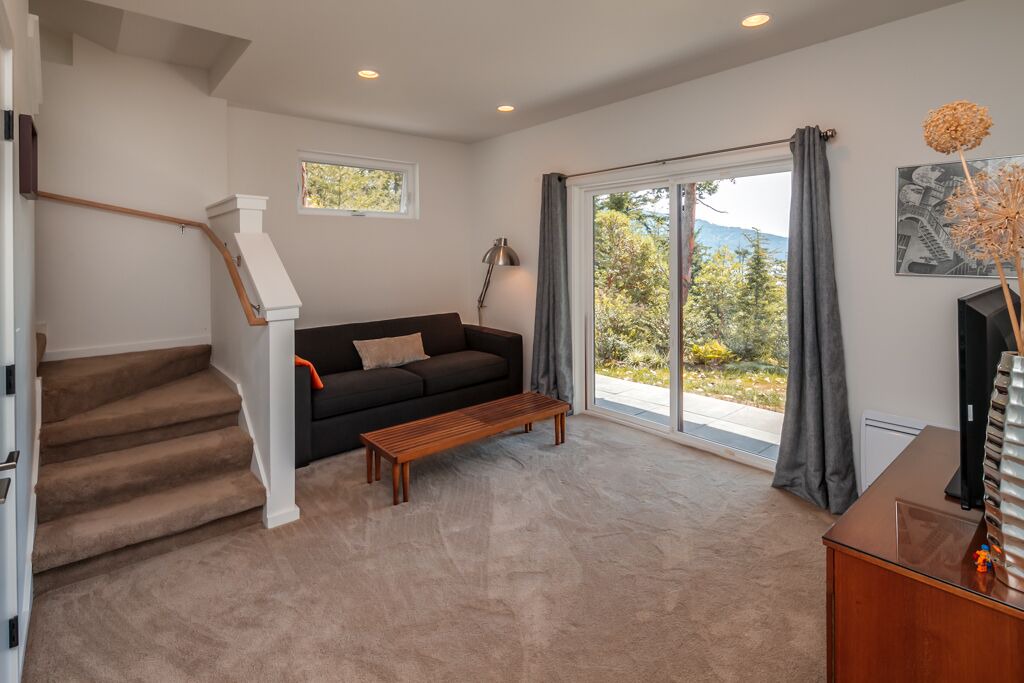 Photo of Livingroom in Eastsound