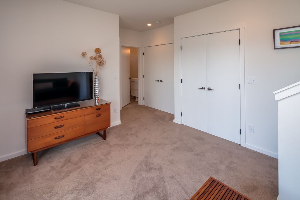 Photo of Others in Eastsound