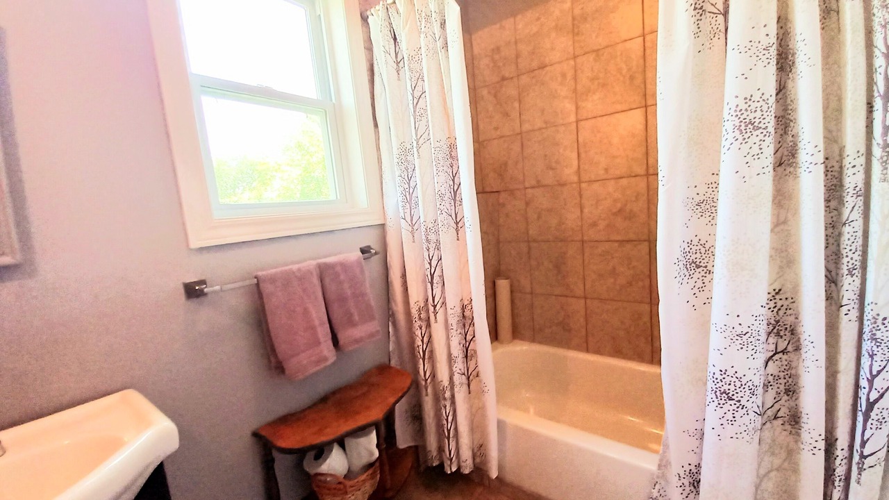 Photo of Bathroom in Howe Island