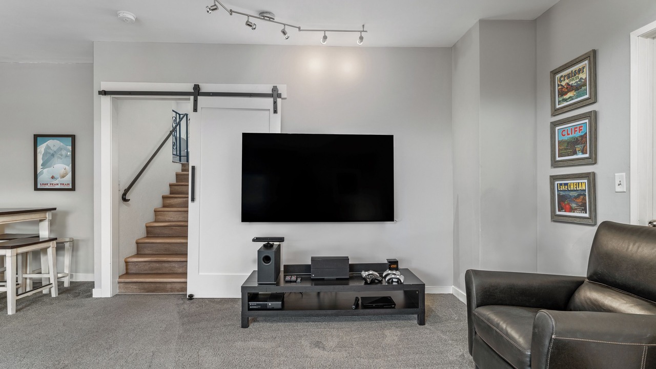 Photo of Others in Manson