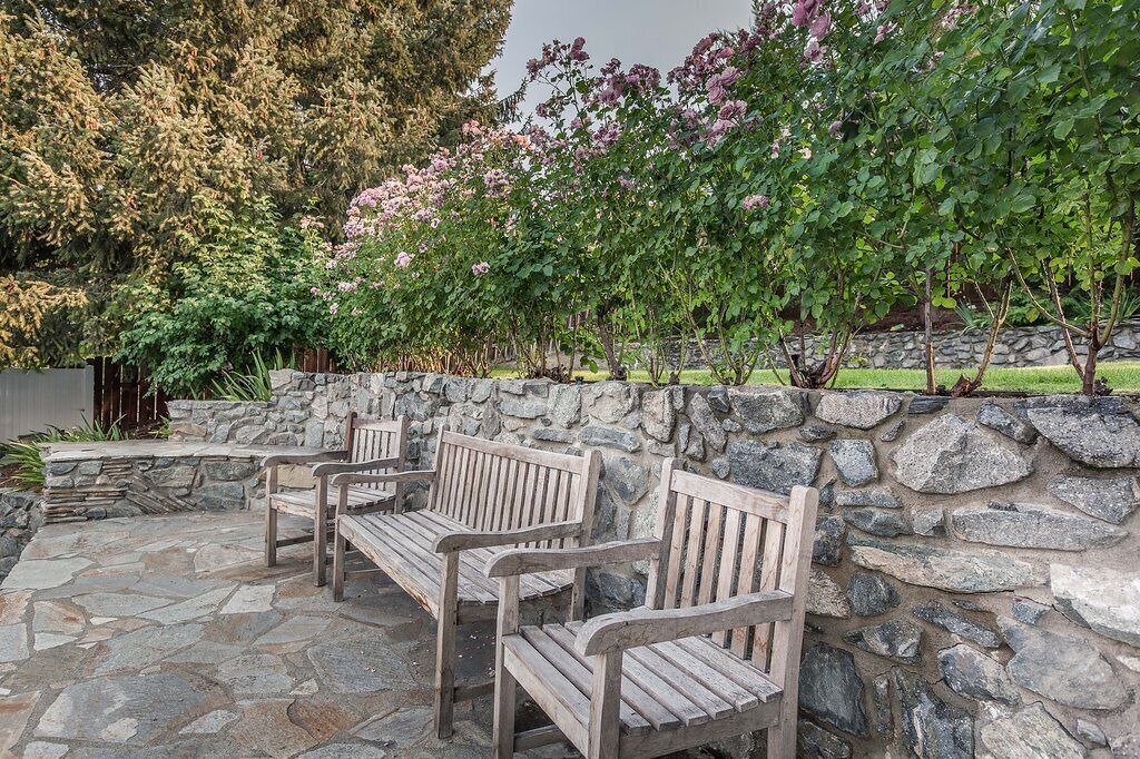 Photo of Others in Manson