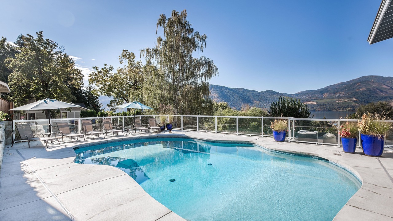 Photo of Others in Manson