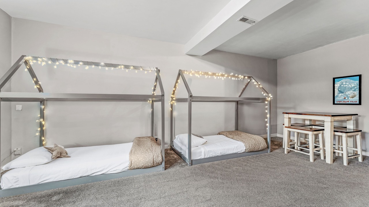 Photo of Others in Manson