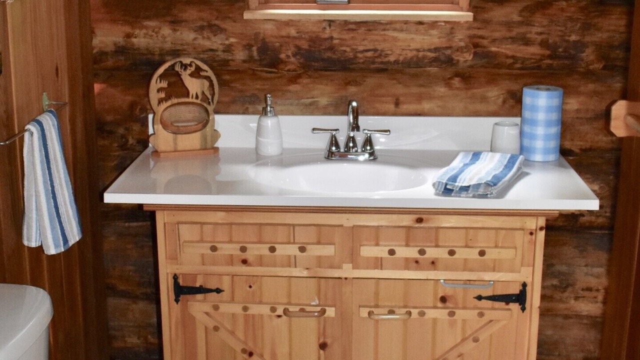 Photo of Bathroom in Sioux Narrows Nestor Falls