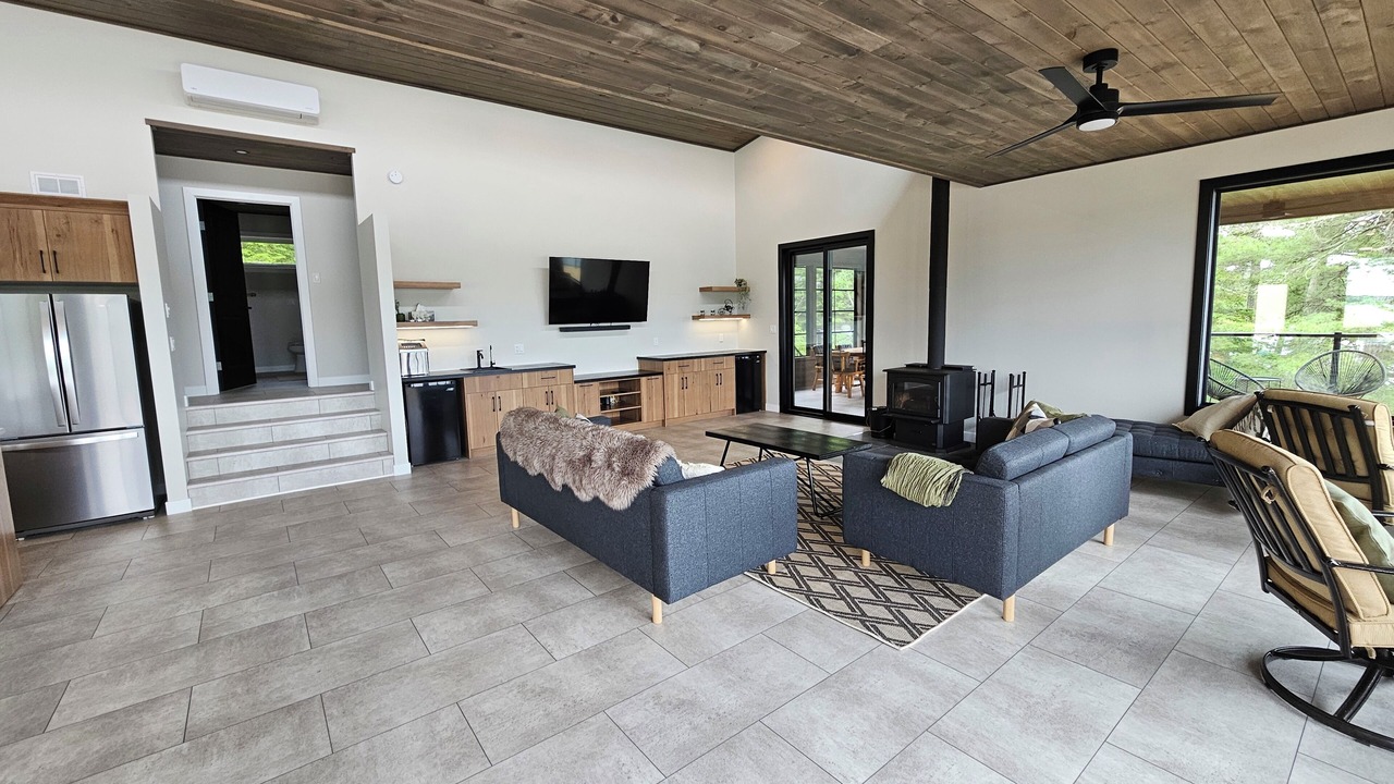 Photo of Livingroom in Sioux Narrows Nestor Falls