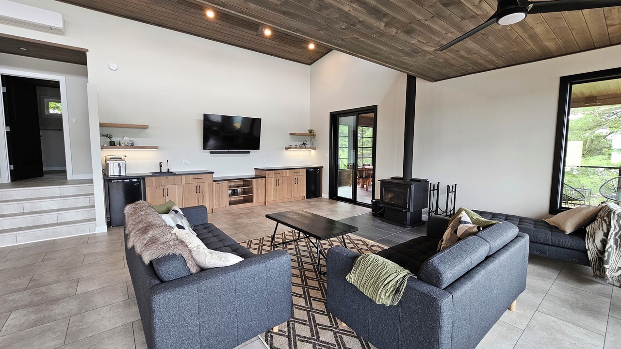 Photo of Livingroom in Sioux Narrows Nestor Falls
