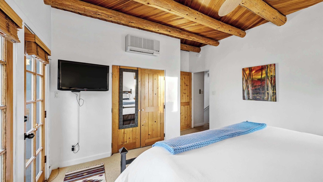 Photo of Bedroom in South Capitol