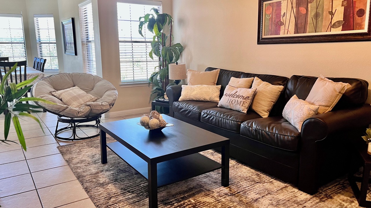 Photo of Livingroom in Eckhert Crossing