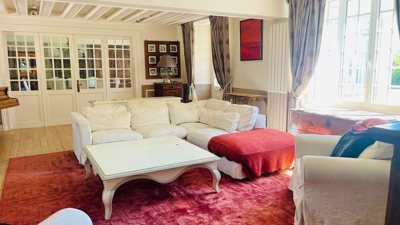 Photo of Livingroom in Neuville-aux-Bois