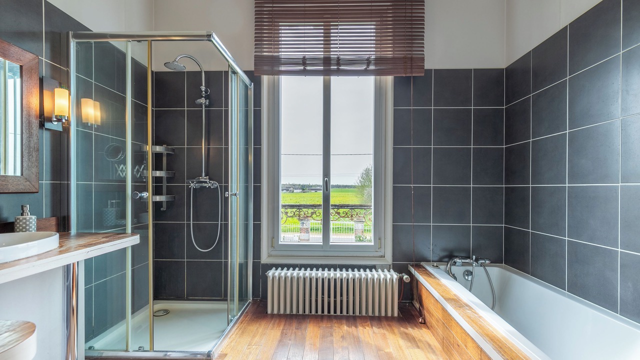 Photo of Bathroom in Neuville-aux-Bois