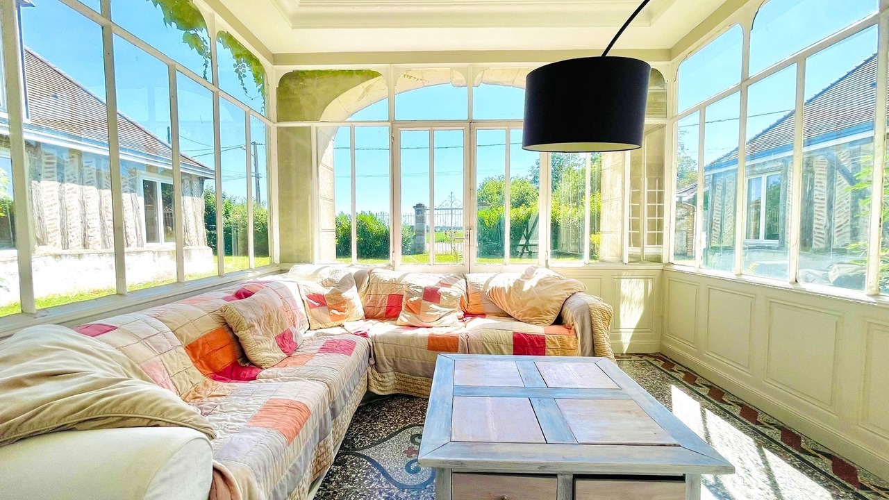 Photo of Livingroom in Neuville-aux-Bois