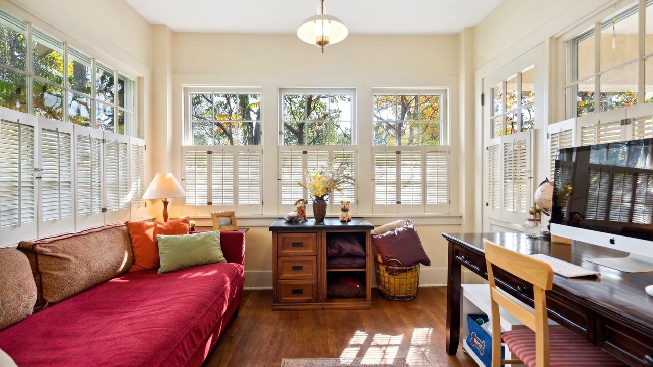 Photo of Livingroom in Old North End