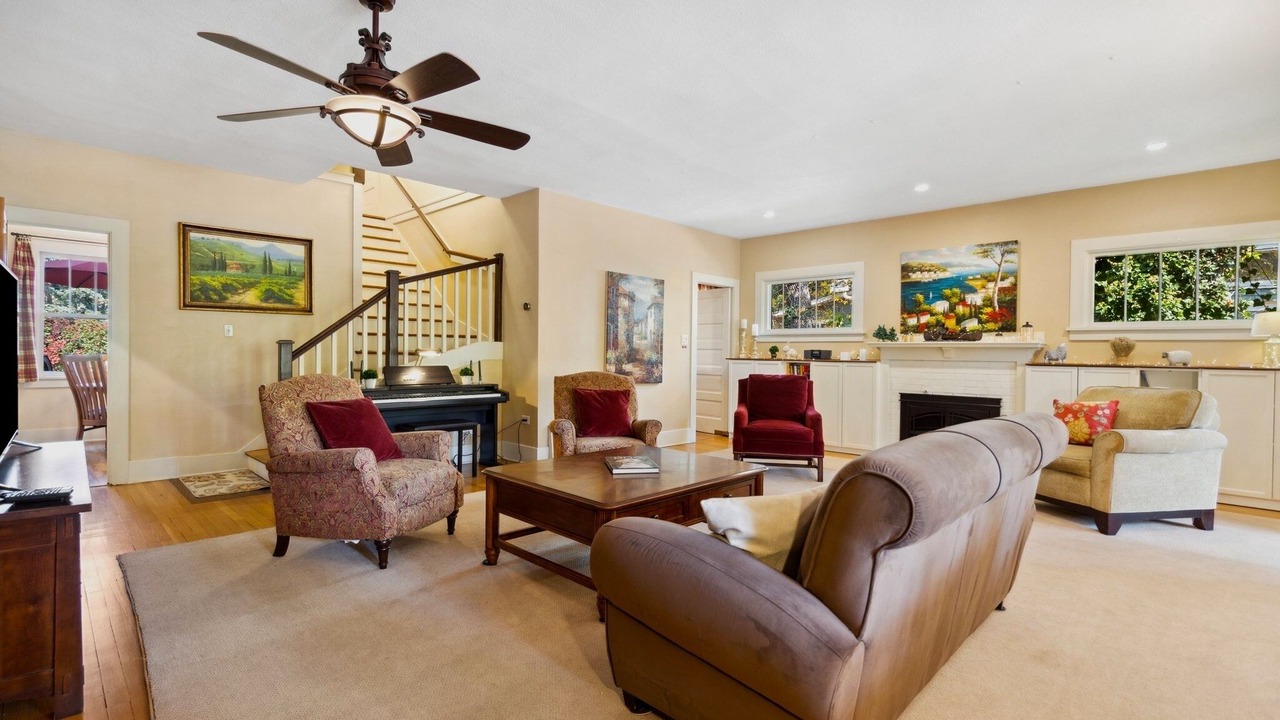 Photo of Livingroom in Old North End
