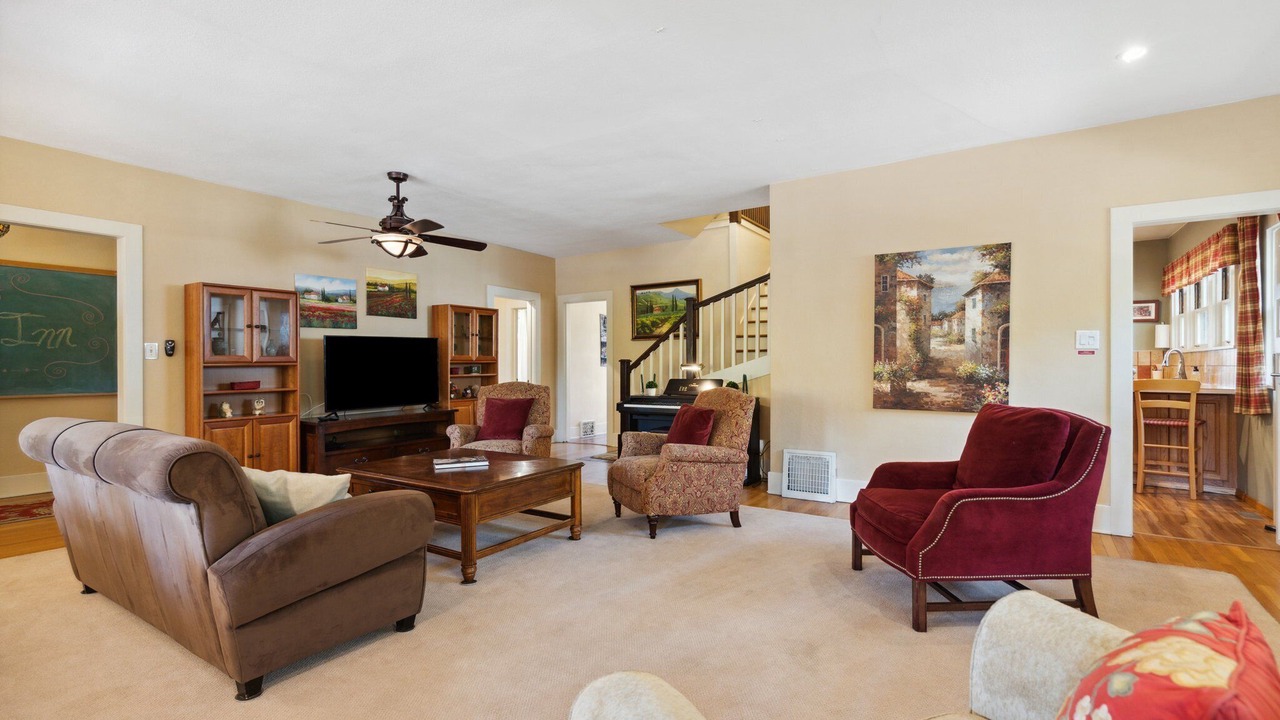 Photo of Livingroom in Old North End