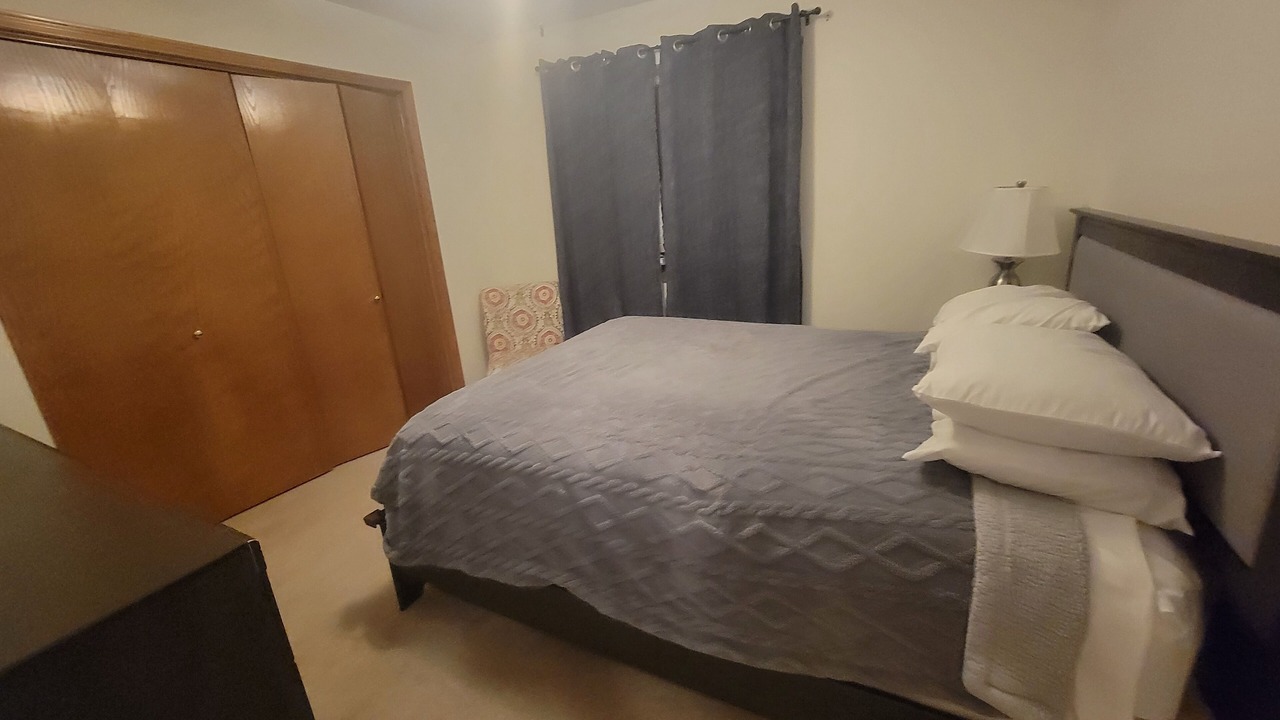 Photo of Bedroom in Urbandale