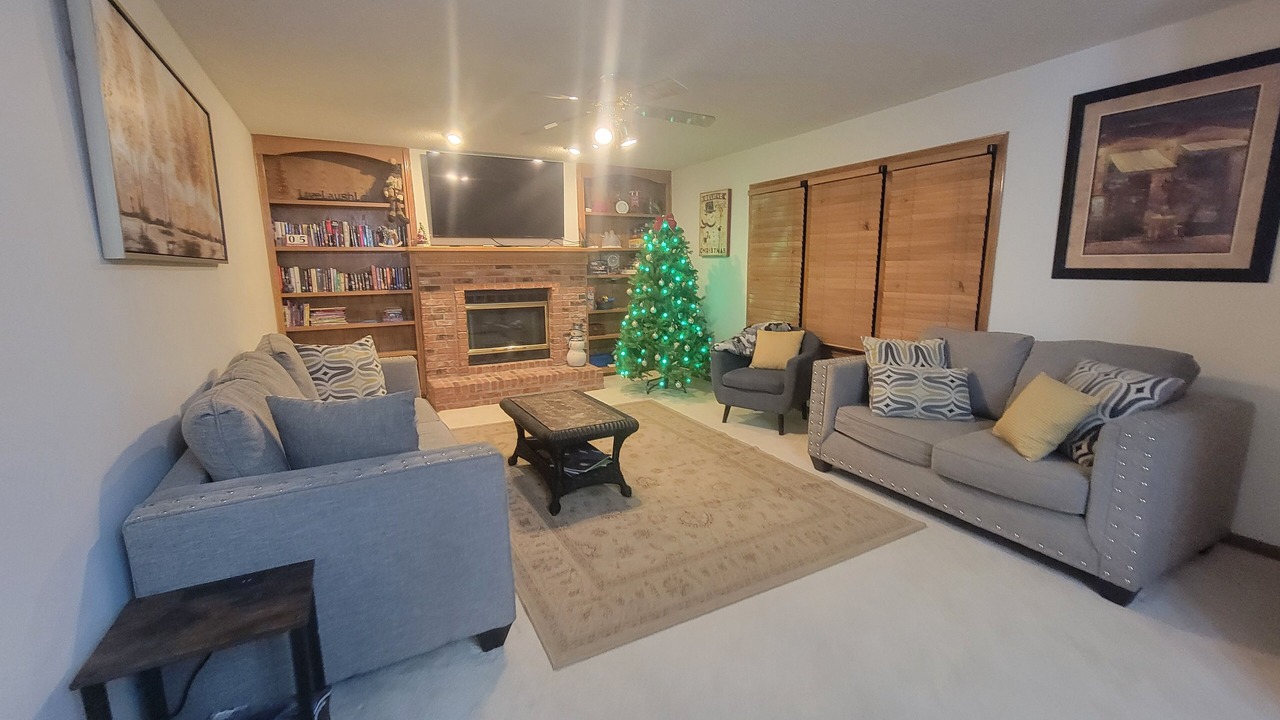 Photo of Livingroom in Urbandale