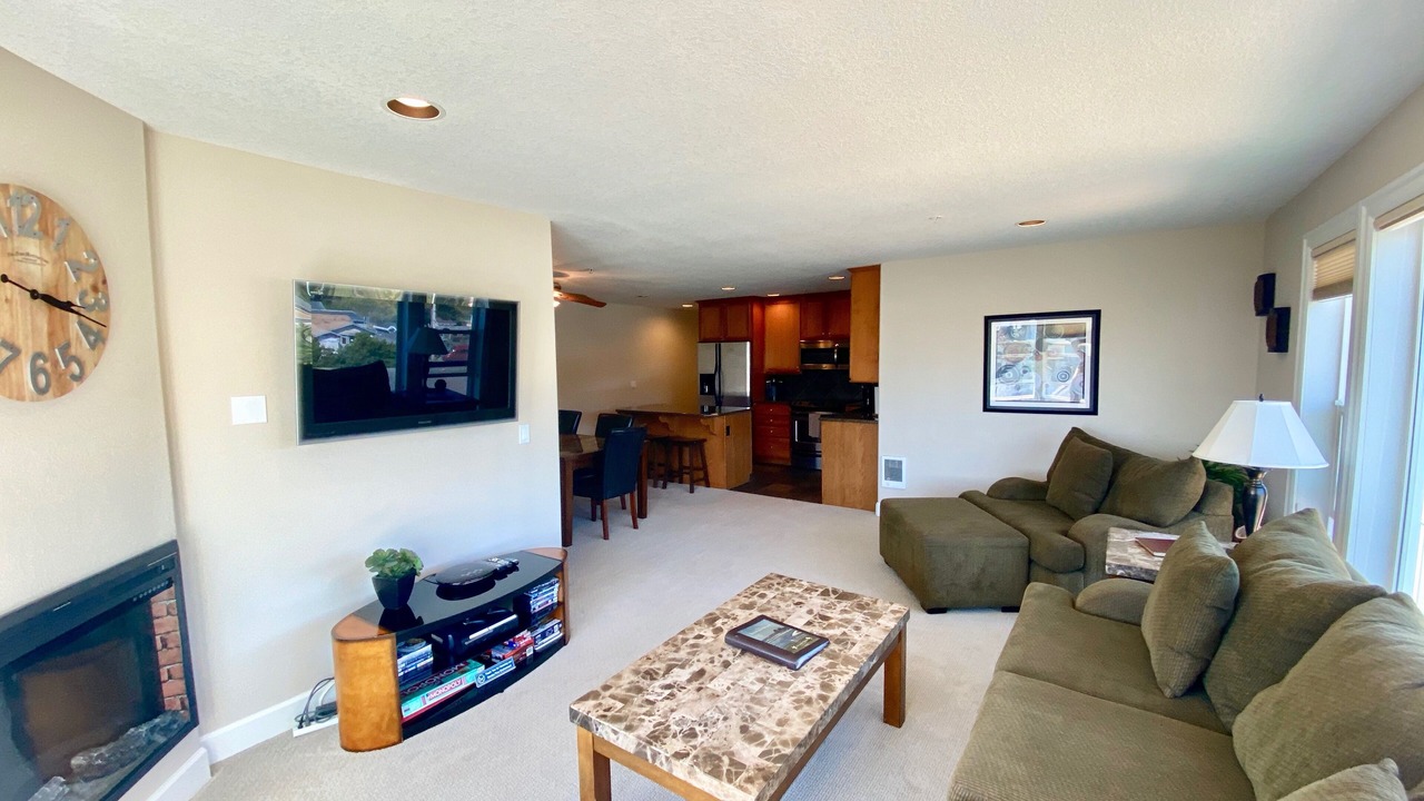 Photo of Livingroom in Rockaway Beach