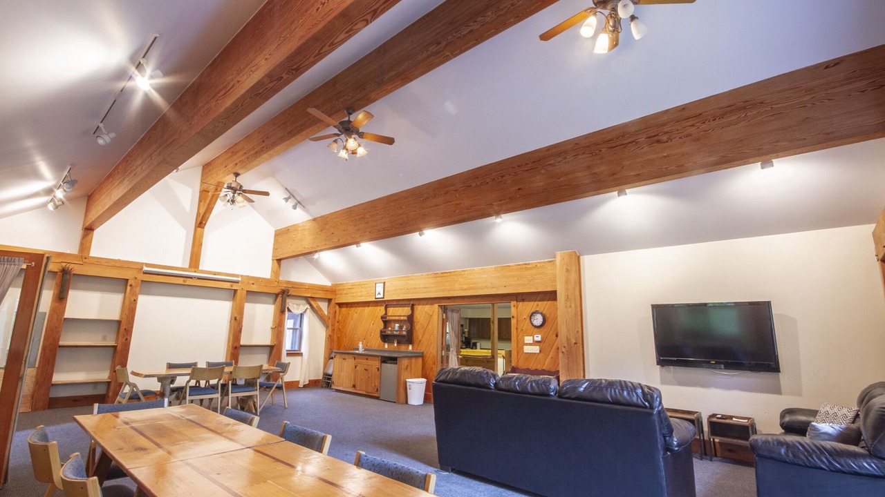 Photo of Livingroom in Victor