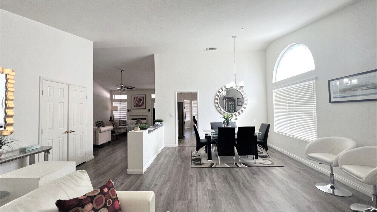 Photo of Livingroom in Spring Valley