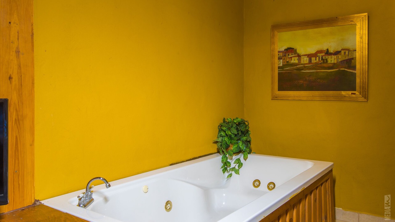Photo of Bathroom in Brookeland