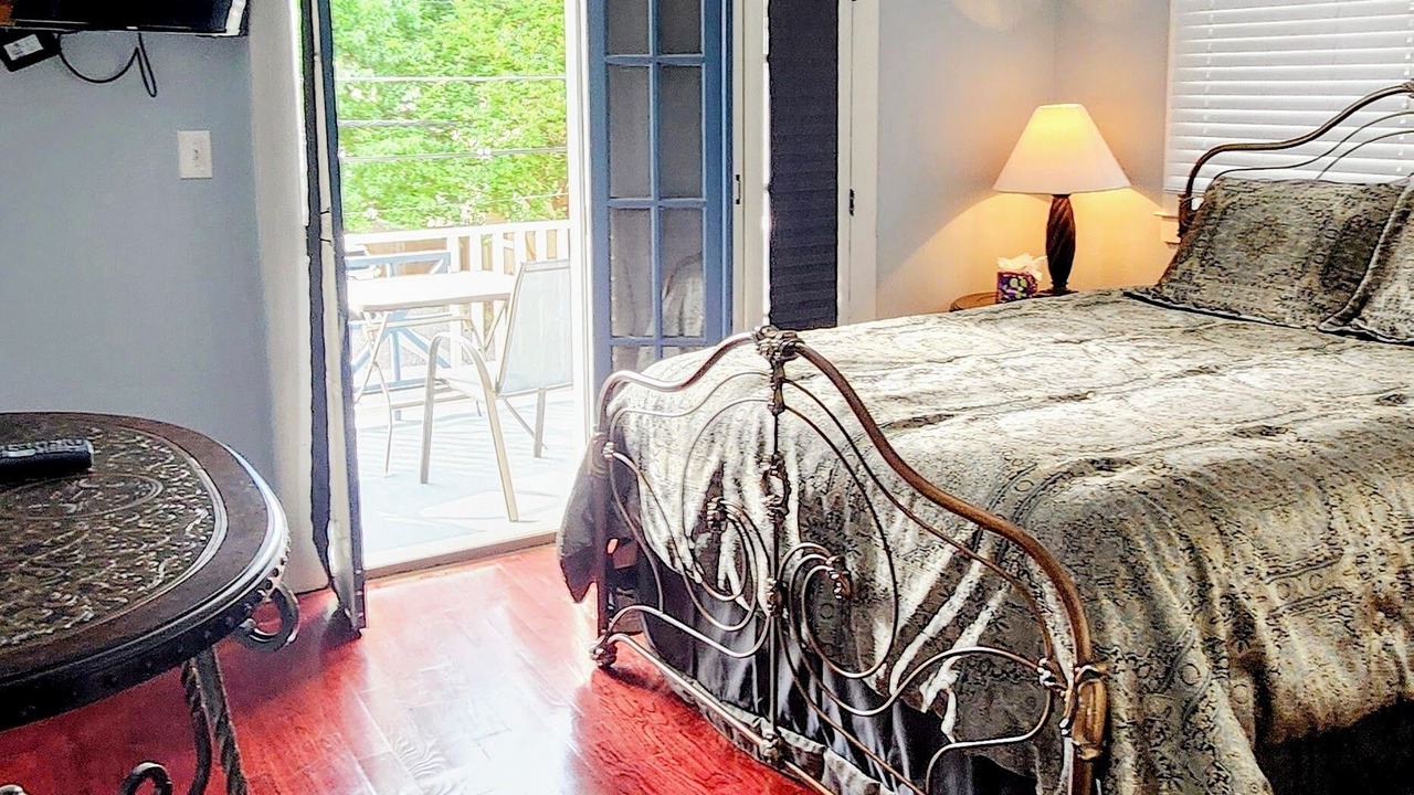 Photo of Bedroom in Mid-City