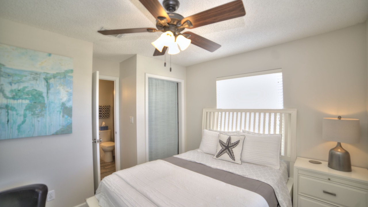 Photo of Bedroom in Miramar Beach