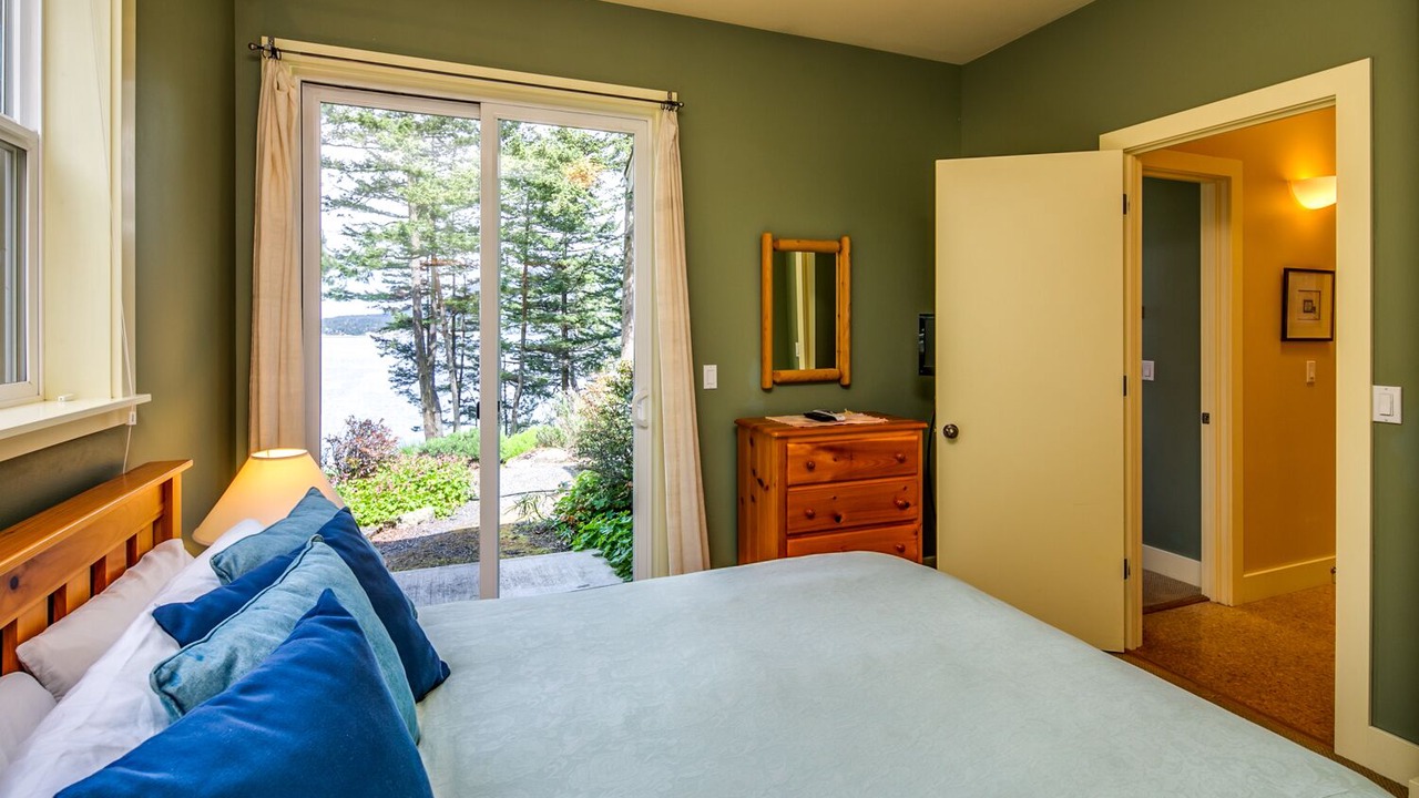 Photo of Others in Eastsound