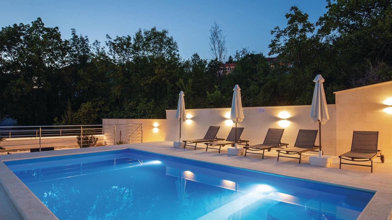 Photo of Outdoor in Rubesi