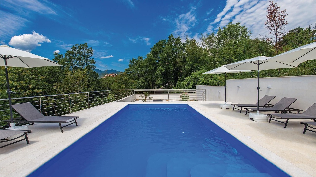 Photo of Outdoor in Rubesi