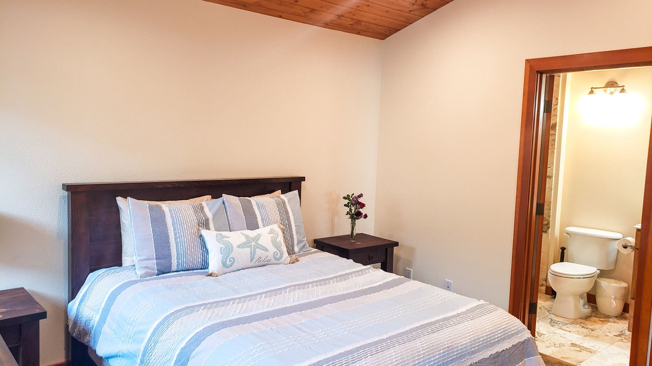 Photo of Bedroom in Happy Camp Hideaway