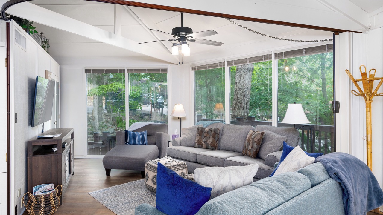 Photo of Livingroom in Village of Four Seasons