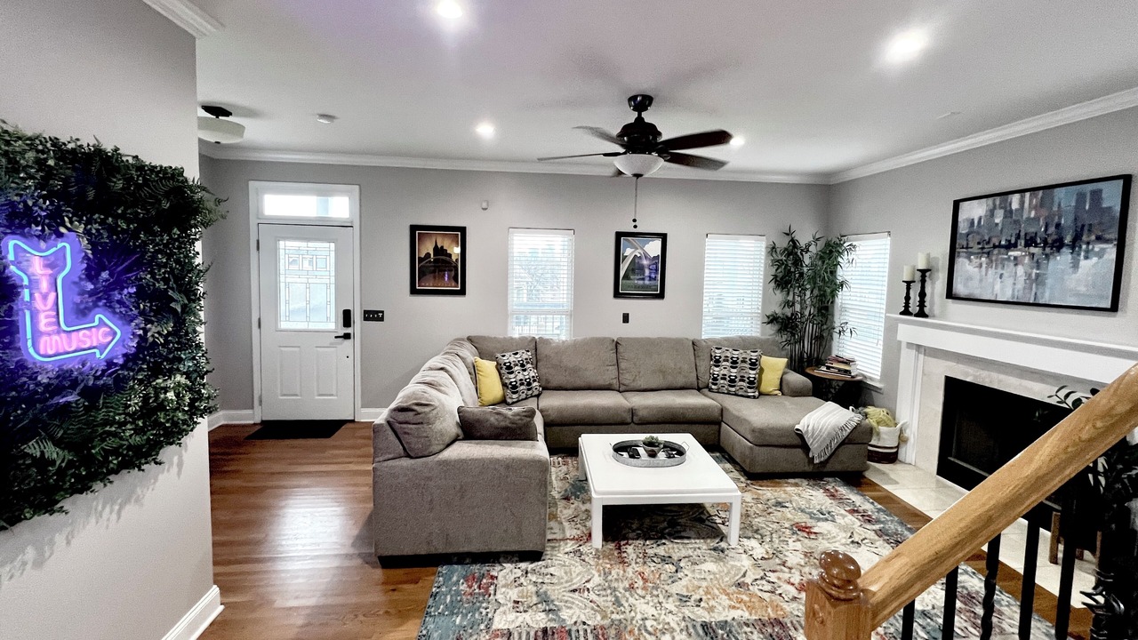 Photo of Livingroom in Historic Edgefield