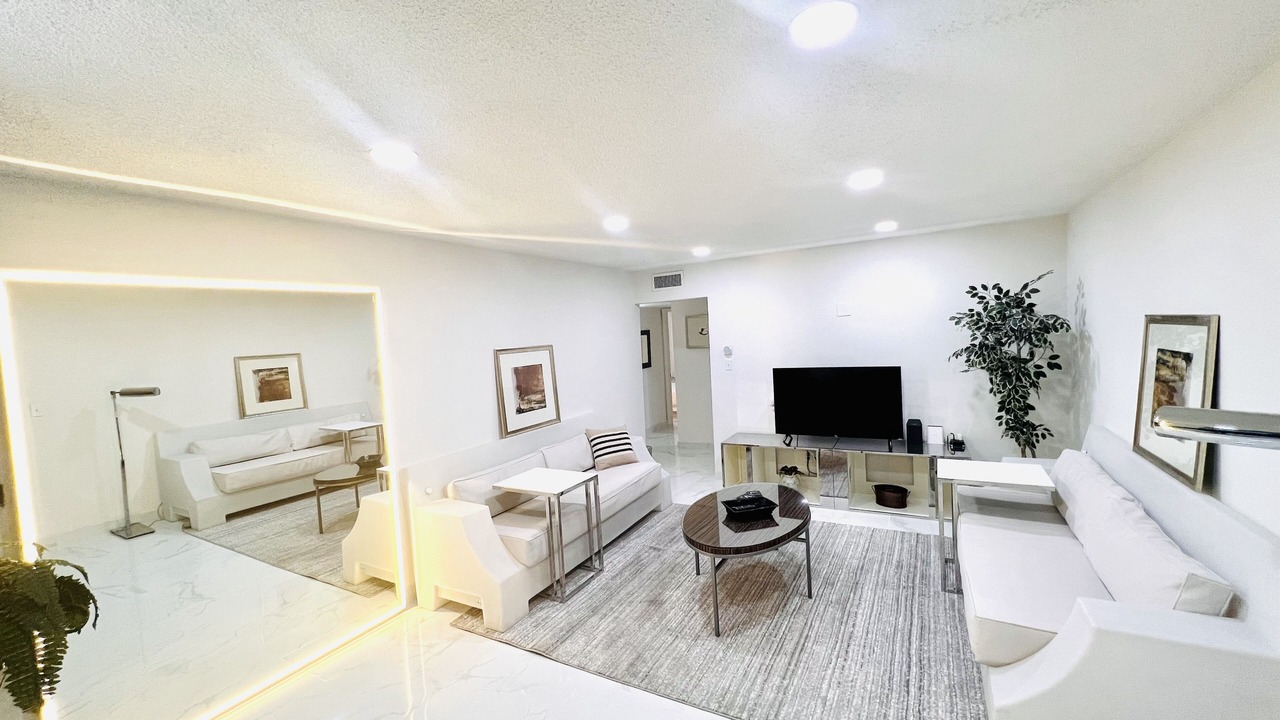 Photo of Livingroom in Beverly Green
