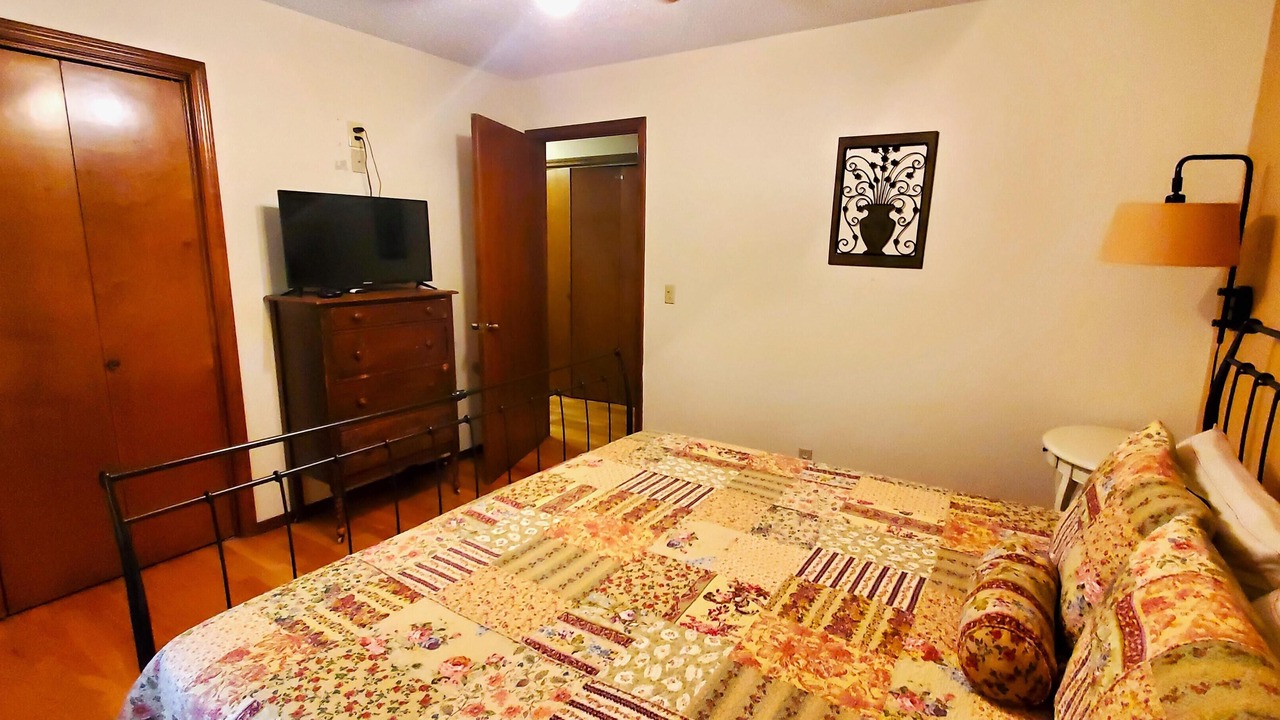 Photo of Bedroom in Holiday Island