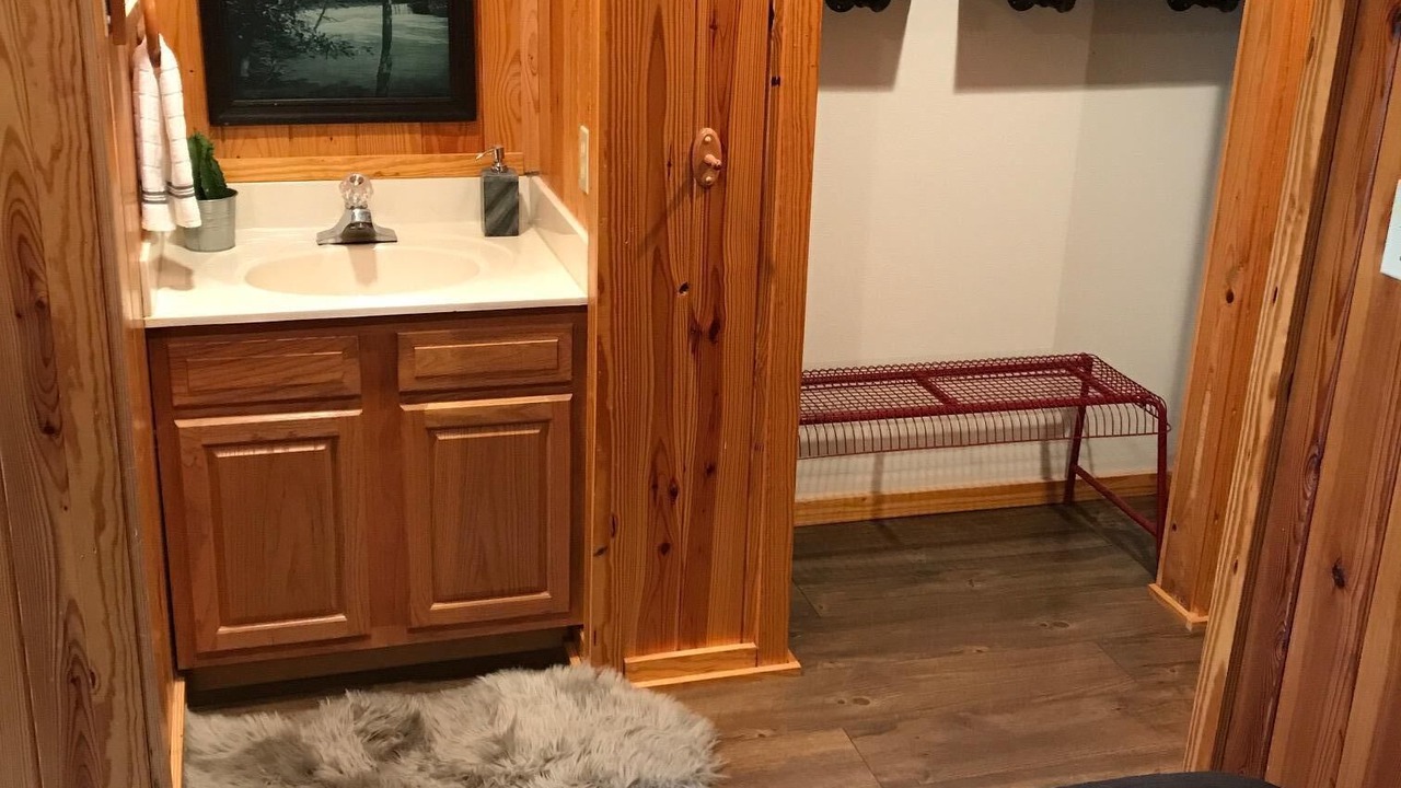 Photo of Bedroom in Drasco