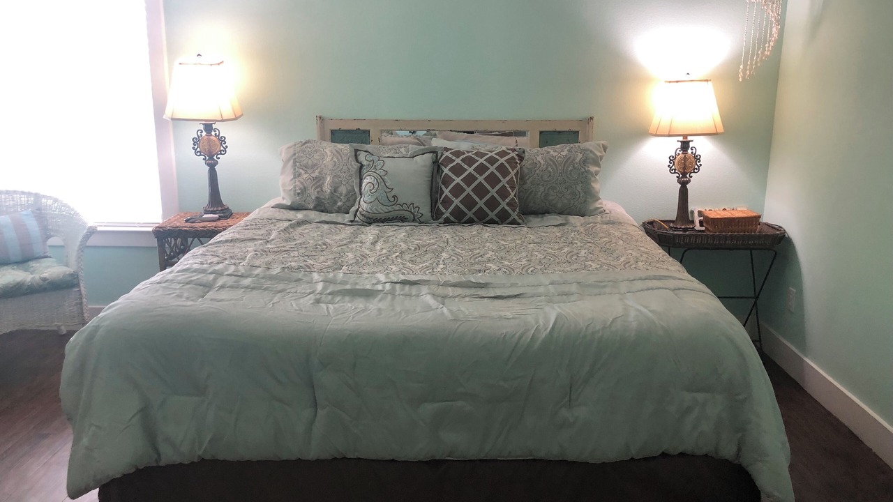Photo of Bedroom in Crystal Beach