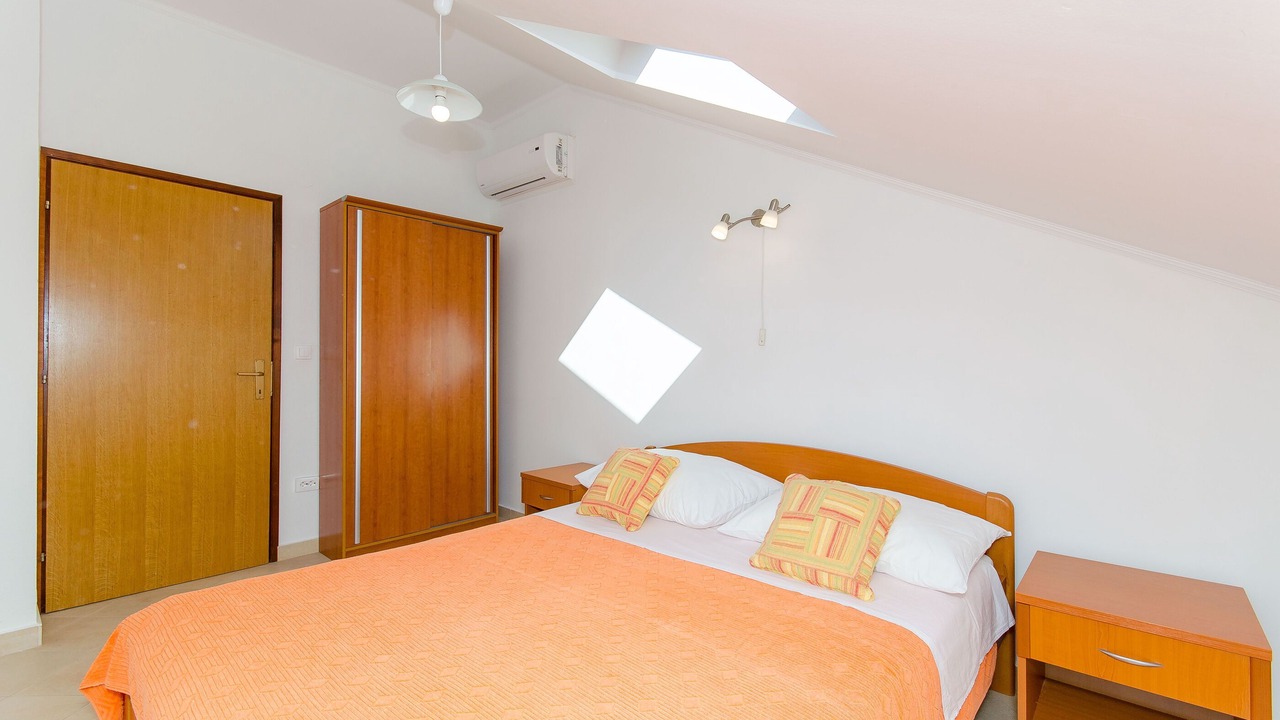 Photo of Bedroom in Slano