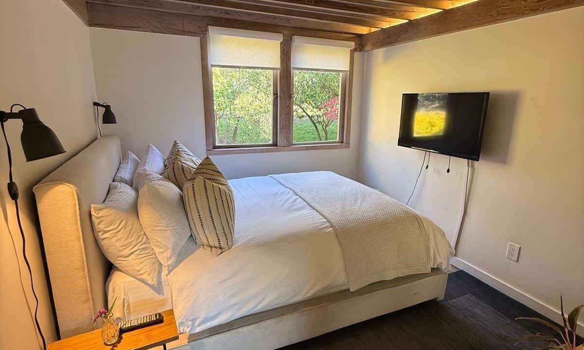 Photo of Bedroom in Stinson Beach