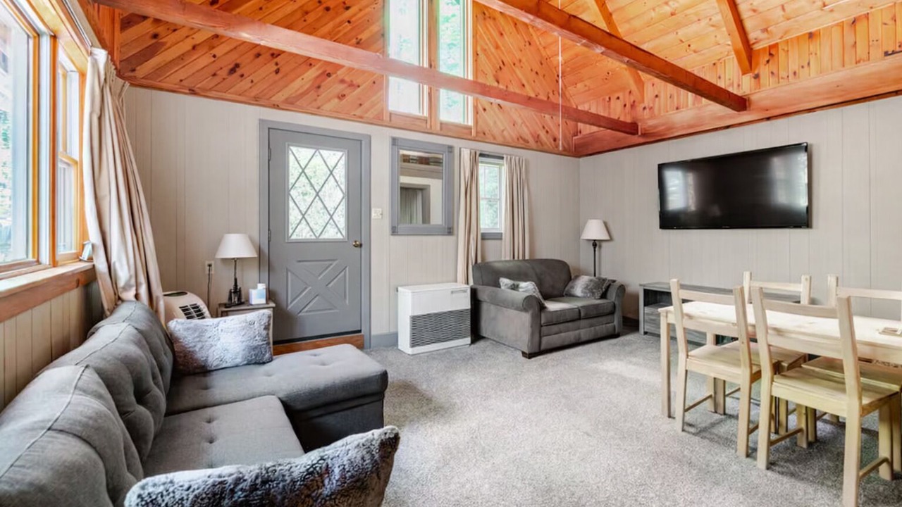 Photo of Livingroom in Jay